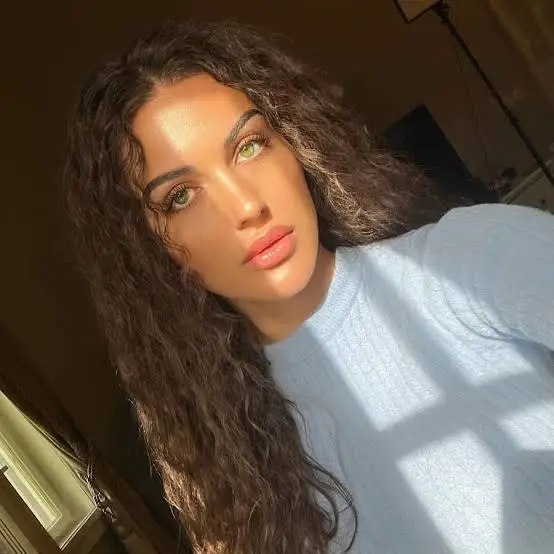 Carrie Kirsten Biography: Age, Boyfriend, Net Worth, Height, Real Name, Career, YouTube, Sister, Parents Carrie Kirsten Biography: Age, Boyfriend, Net Worth, Height, Real Name, Career, YouTube, Sister, Parents