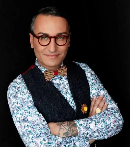 Elton Ilirjani Biography: Age, Net Worth, Career, Height, Instagram, Foundation, Fashion Week Elton Ilirjani Biography: Age, Net Worth, Career, Height, Instagram, Foundation, Fashion Week