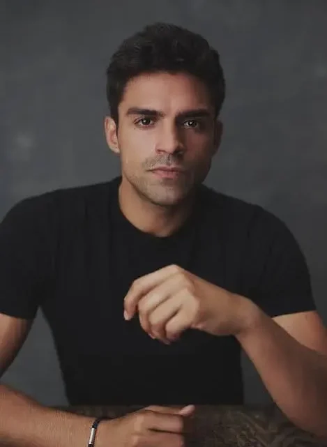 Sean Teale Biography: Age, Girlfriend, Net Worth, Movies & TV Shows, Height, The Gifted Sean Teale Biography: Age, Girlfriend, Net Worth, Movies & TV Shows, Height, The Gifted