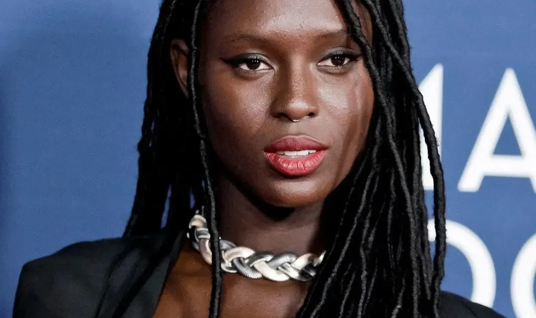 Jodie Turner-Smith Biography: Age, Husband, Net Worth, Movies & TV Shows, Height, Queen & Slim Jodie Turner-Smith Biography: Age, Husband, Net Worth, Movies & TV Shows, Height, Queen & Slim