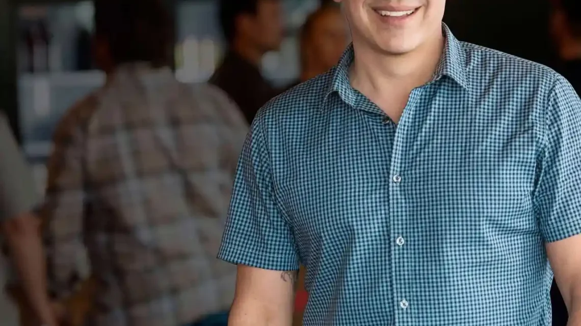 Michael Symon Biography: Age, Wife, Net Worth, Height, Son, Restaurants, Awards Michael Symon Biography: Age, Wife, Net Worth, Height, Son, Restaurants, Awards