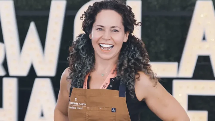 Stephanie Izard Biography: Age, Husband, Net Worth, Height, Son, Top Chef, Restaurants, Awards, Books Stephanie Izard Biography: Age, Husband, Net Worth, Height, Son, Top Chef, Restaurants, Awards, Books