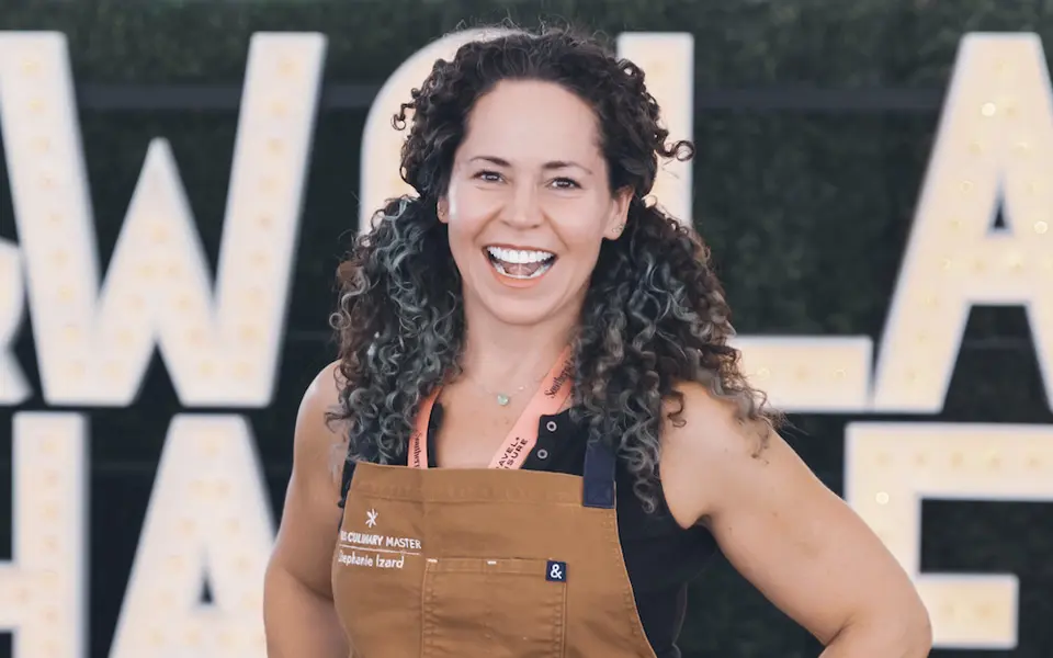 Stephanie Izard Biography: Age, Husband, Net Worth, Height, Son, Top Chef, Restaurants, Awards, Books Stephanie Izard Biography: Age, Husband, Net Worth, Height, Son, Top Chef, Restaurants, Awards, Books