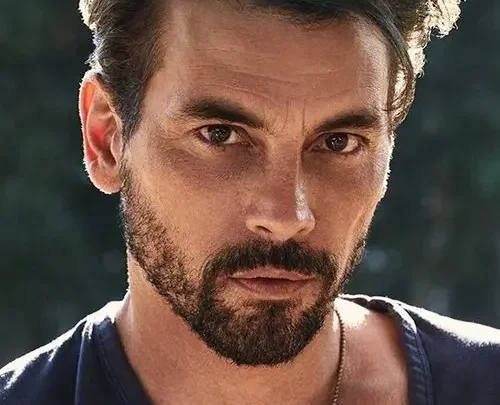 Skeet Ulrich Biography: Age, Wife, Net Worth, Movies & TV Shows, Height, Scream