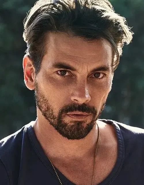Skeet Ulrich Biography: Age, Wife, Net Worth, Movies & TV Shows, Height, Scream Skeet Ulrich Biography: Age, Wife, Net Worth, Movies & TV Shows, Height, Scream