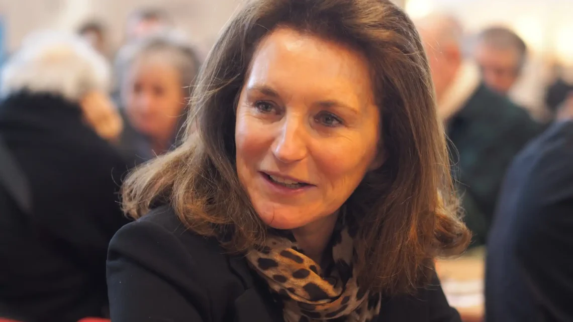 Cécilia Attias Biography: Age, Husband, Children, Net Worth, Parents, Career, Books Cécilia Attias Biography: Age, Husband, Children, Net Worth, Parents, Career, Books