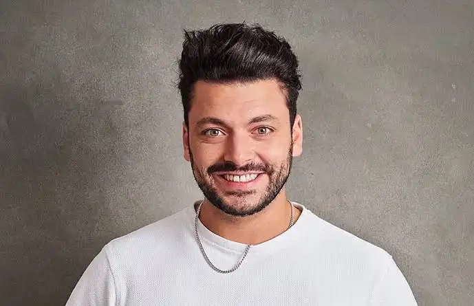 Kev Adams Biography: Age, Parents, Net Worth, Career, Siblings, Films, Controversy Kev Adams Biography: Age, Parents, Net Worth, Career, Siblings, Films, Controversy