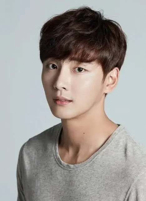 Yoon Shi-yoon Biography: Age, Net Worth, Career, TV Shows, Songs