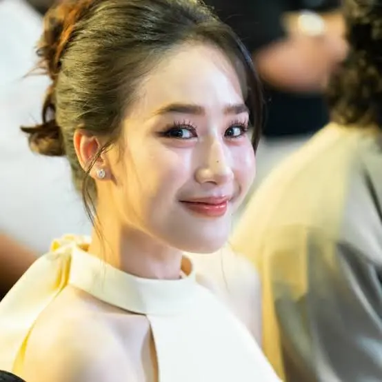 Naw Phaw Eh Htar Biography: Age, Parents, Net Worth, Career, Siblings, Awards, Controversy Naw Phaw Eh Htar Biography: Age, Parents, Net Worth, Career, Siblings, Awards, Controversy