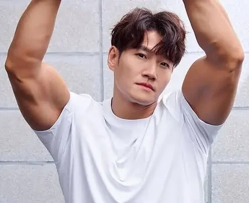 Kim Jonh-kook Biography: Age, Wife, Height, Net Worth, Songs, Running Man, Brother, Albums Kim Jonh-kook Biography: Age, Wife, Height, Net Worth, Songs, Running Man, Brother, Albums