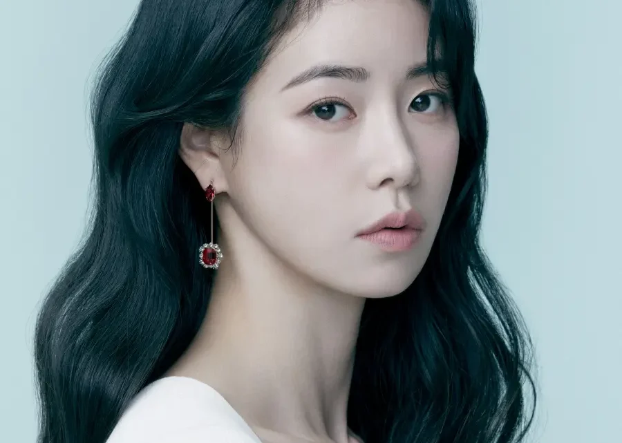 Lim Ji-yeon Biography: Age, Net Worth, Height, Weight, Boyfriend, Siblings, Series, Movies, Awards