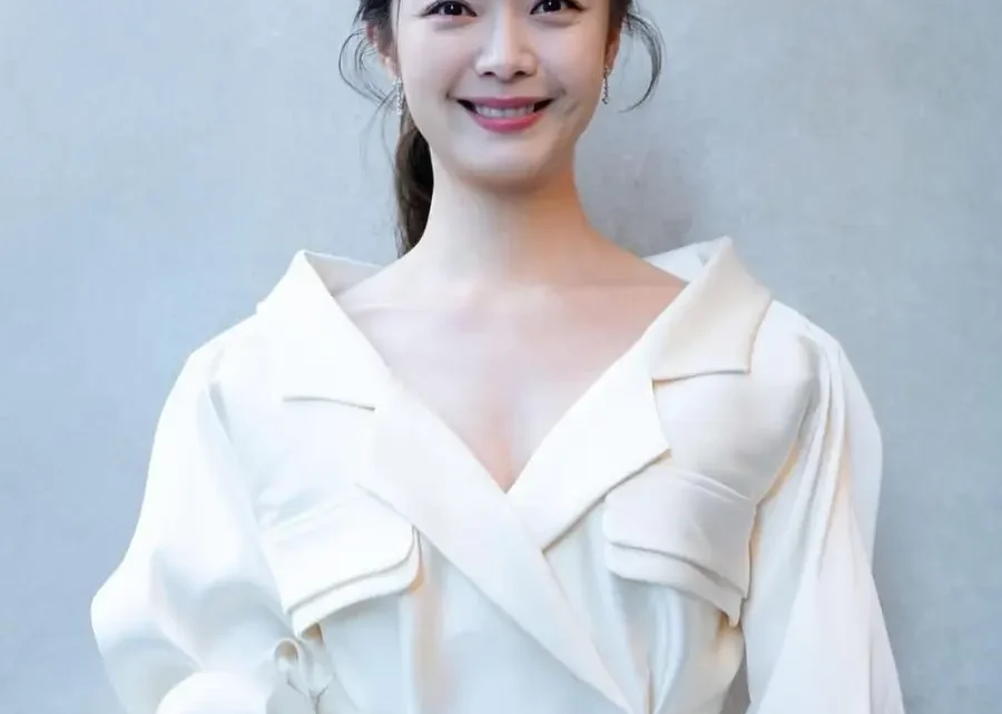 Jeon So-min Biography: Husband, Age, Net Worth, Height, Running Man, Movies & TV Shows, Brother Jeon So-min Biography: Husband, Age, Net Worth, Height, Running Man, Movies & TV Shows, Brother