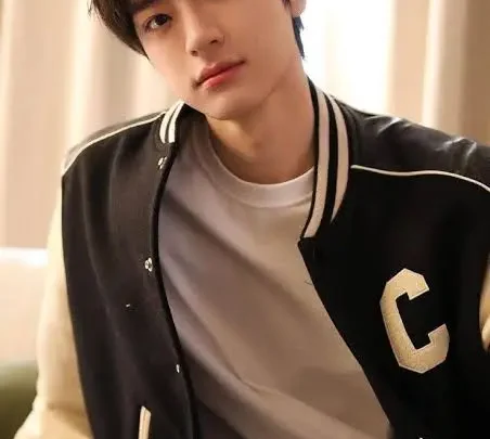 Lin Yi Biography: Age, Height, Net Worth, Dramas, Girlfriend, Weight