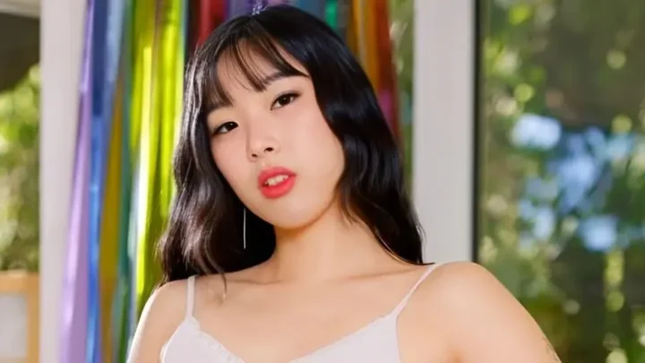 Elle Lee Biography: Age, Net Worth, Career, OnlyFans, Instagram, Boyfriend, Height