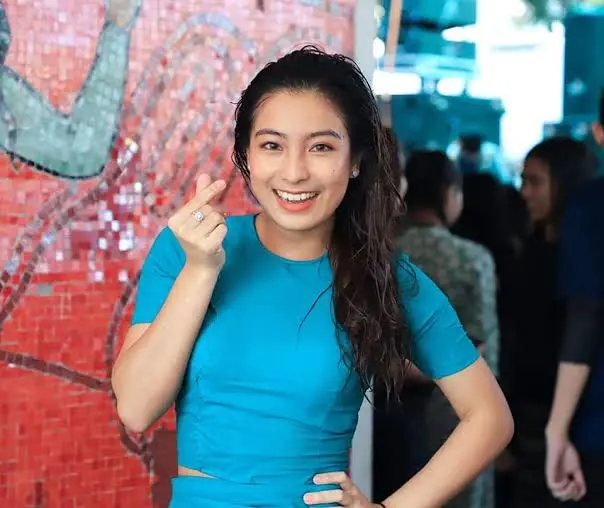 Poe Mamhe Thar Biography: Age, Net Worth, Height, Sister, Padauk Musical, Awards, Career, Samsung Poe Mamhe Thar Biography: Age, Net Worth, Height, Sister, Padauk Musical, Awards, Career, Samsung