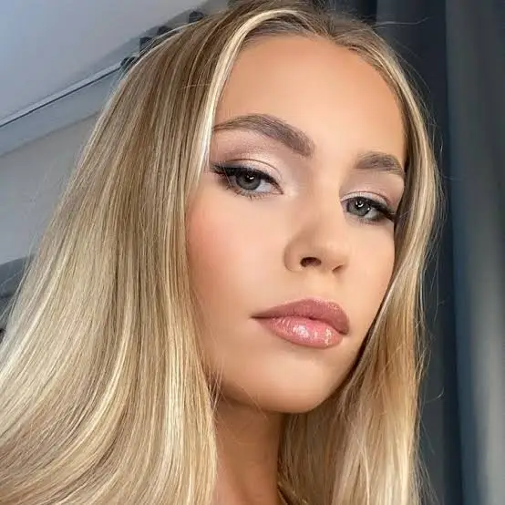 Dijora Petrikonytė Biography: Age, Husband, Height, Net Worth, Instagram, Child, Career Dijora Petrikonytė Biography: Age, Husband, Height, Net Worth, Instagram, Child, Career