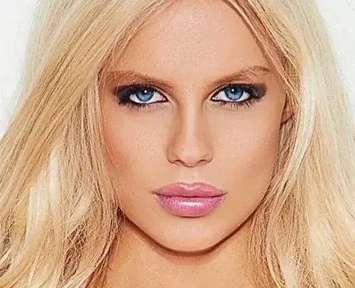 Amber Sienna Biography: Age, Height, Net Worth, Movies, Instagram, Awards, Playboy Amber Sienna Biography: Age, Height, Net Worth, Movies, Instagram, Awards, Playboy