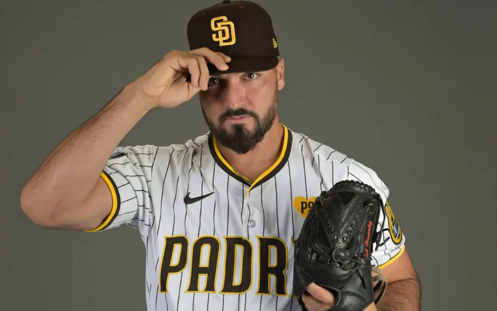 Nick Hernandez Biography: Wife, Age, Net Worth, Height, Parents, Brother, Career Stats Nick Hernandez Biography: Wife, Age, Net Worth, Height, Parents, Brother, Career Stats