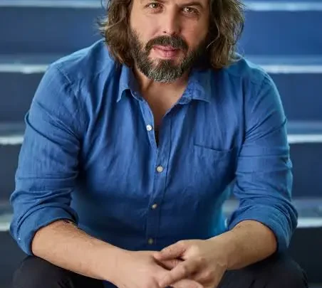 Angus Sampson Biography: Age, Wife, Net Worth, Height, Children, Career, Awards, Movies, IMDb Angus Sampson Biography: Age, Wife, Net Worth, Height, Children, Career, Awards, Movies, IMDb