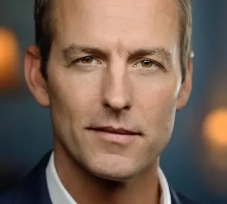 Gunner Wright Biography: Age, Net Worth, Height, Career, Instagram, Movies, Siblings