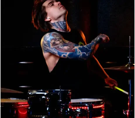 Emil Vergo Biography: Age, Net Worth, YouTube, Instagram, Girlfriend, Career, Nationality Emil Vergo Biography: Age, Net Worth, YouTube, Instagram, Girlfriend, Career, Nationality