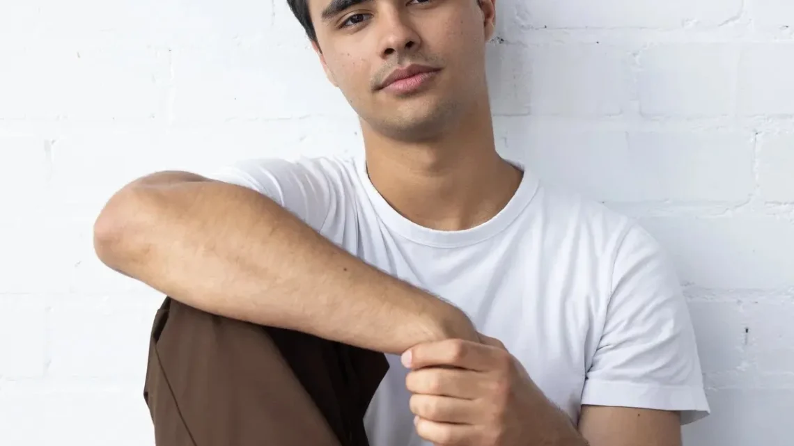 Thomas Weatherall Biography: Age, Girlfriend, Net Worth, Height, Brothers, Movies, TV Shows, Awards