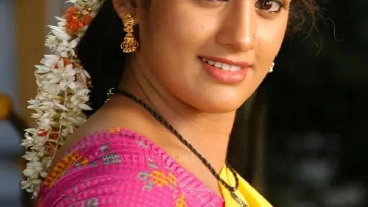 Kutty Radhika Biography: Age, Husband, Daughter, Net Worth, Movies, Height, Career Kutty Radhika Biography: Age, Husband, Daughter, Net Worth, Movies, Height, Career