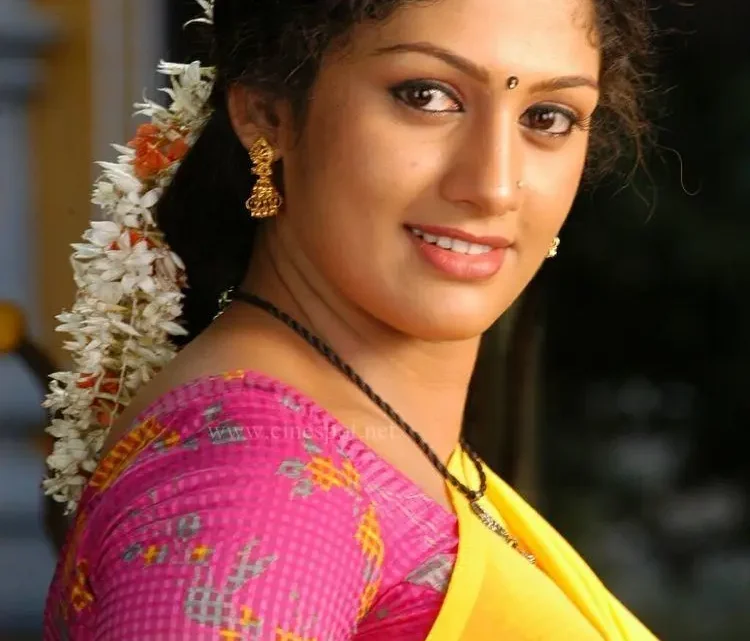 Kutty Radhika Biography: Age, Husband, Daughter, Net Worth, Movies, Height, Career