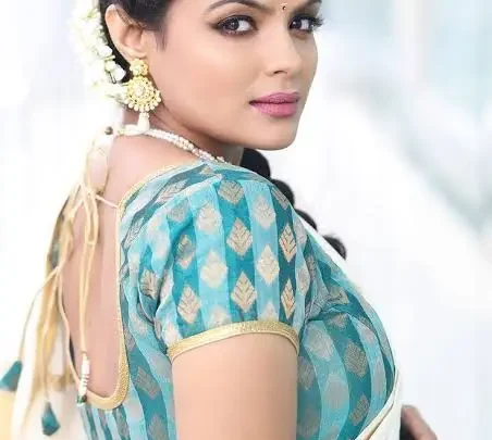 Tejashri Khele Biography: Age, Height, Net Worth, Movies, Family, Career, Husband Tejashri Khele Biography: Age, Height, Net Worth, Movies, Family, Career, Husband