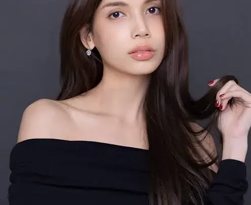 Sabrina Chairunnisa Biography: Age, Husband, Height, Net Worth, Parents, Career, Awards Sabrina Chairunnisa Biography: Age, Husband, Height, Net Worth, Parents, Career, Awards