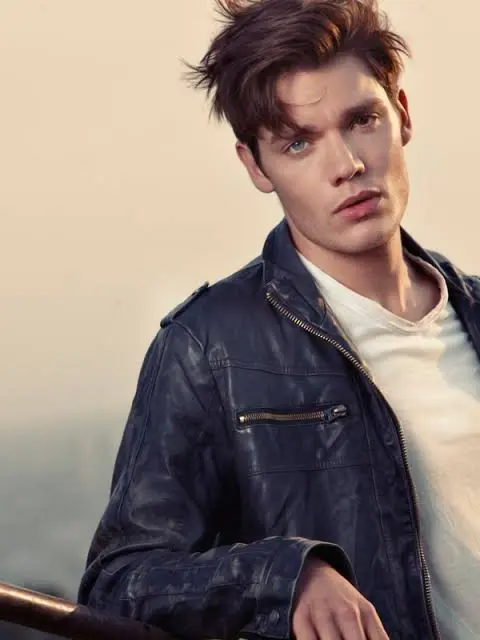 Dominic Sherwood Biography: Age, Girlfriend, Height, Net Worth, Movies & TV Shows, Eyes Dominic Sherwood Biography: Age, Girlfriend, Height, Net Worth, Movies & TV Shows, Eyes