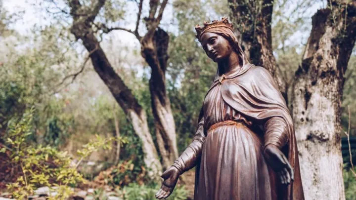 Æthelthryth (St. Etheldreda) Biography: Age, Husbands, Parents, Monastery, Death, Sainthood, Legacy Æthelthryth (St. Etheldreda) Biography: Age, Husbands, Parents, Monastery, Death, Sainthood, Legacy