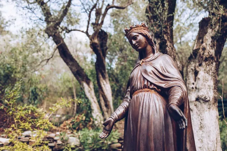 Æthelthryth (St. Etheldreda) Biography: Age, Husbands, Parents, Monastery, Death, Sainthood, Legacy Æthelthryth (St. Etheldreda) Biography: Age, Husbands, Parents, Monastery, Death, Sainthood, Legacy