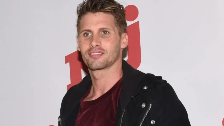 Benoît Dubois Biography: Age, Net Worth, Instagram, TV Shows, Partner, Career, Ethnicity Benoît Dubois Biography: Age, Net Worth, Instagram, TV Shows, Partner, Career, Ethnicity