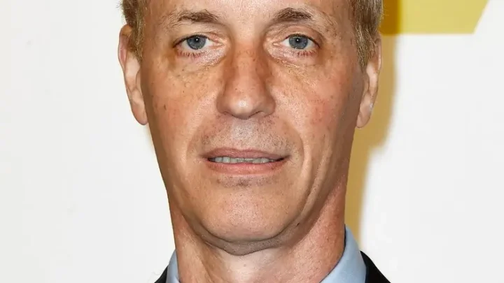 Dan Gilroy Biography: Age, Wife, Daughter, Net Worth, Movies, Awards, Career