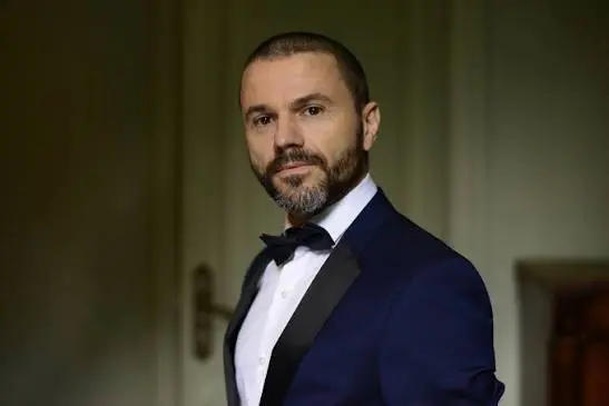 Tom Van Landuyt Biography: Age, Wife, Children, Net Worth, Height, Movies & TV Shows, Career, Music