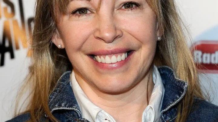 Nancy Robertson Biography: Age, Husband, Height, Net Worth, Corner Gas, Awards