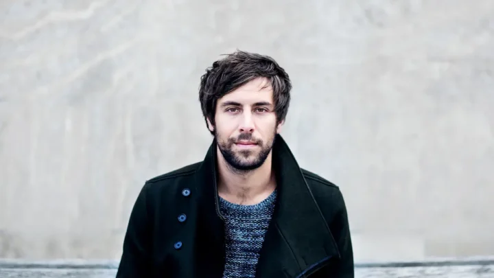 Max Giesinger Biography: Age, Net Worth, Songs, Albums, Nationality, Career, Wife