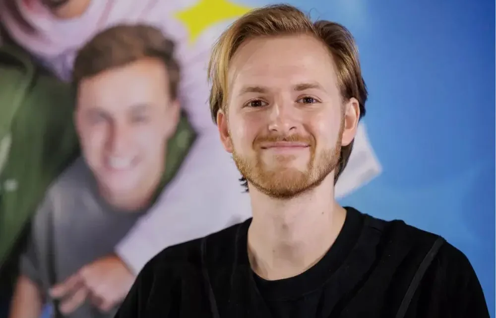 Koen Sebastiaan van Heest Biography: Age, Girlfriend, Net Worth, Music, YouTube, Business, Height Koen Sebastiaan van Heest Biography: Age, Girlfriend, Net Worth, Music, YouTube, Business, Height