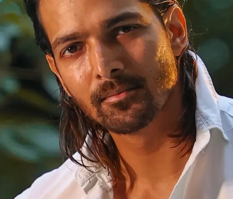 Meet Harshvardhan Rane’s Parents: Vivek Rane and Swarnarekha Rao Meet Harshvardhan Rane’s Parents: Vivek Rane and Swarnarekha Rao