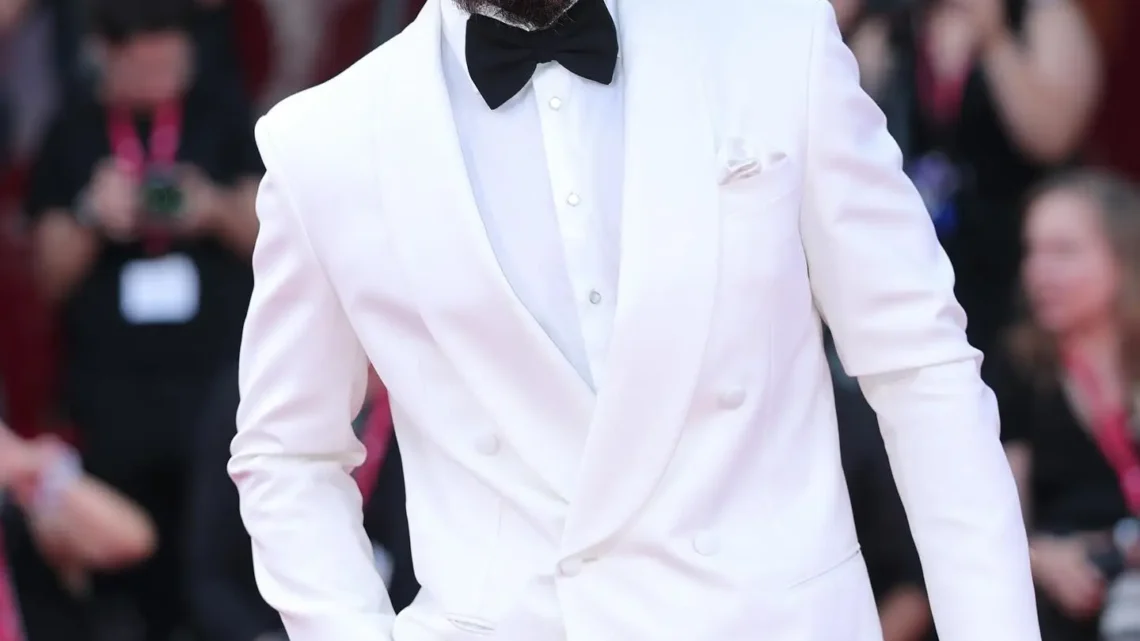 Aaron Taylor-Johnson Bio: Wife, Movies, Age, Children, Net Worth, Parents, Height, TV Shows Aaron Taylor-Johnson Bio: Wife, Movies, Age, Children, Net Worth, Parents, Height, TV Shows