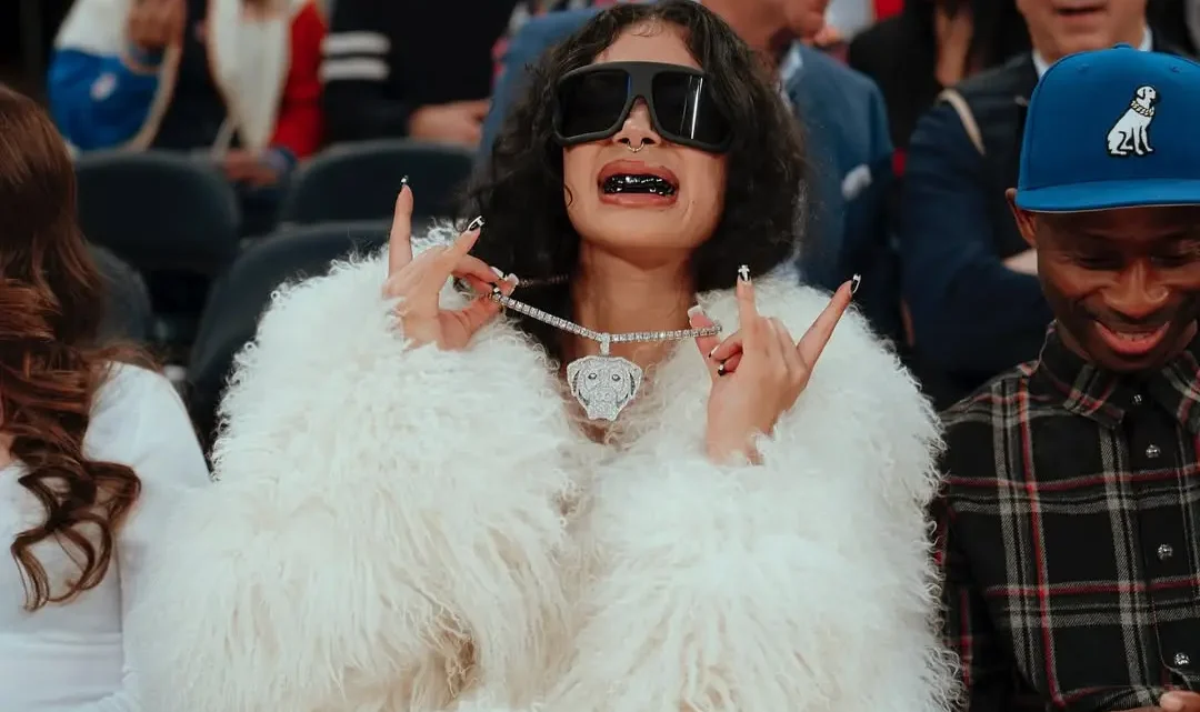 Molly Santana Biography: Age, Ethnicity, Net Worth, Songs, Parents, Teeth, Height, Tour, Wikipedia Molly Santana Biography: Age, Ethnicity, Net Worth, Songs, Parents, Teeth, Height, Tour, Wikipedia