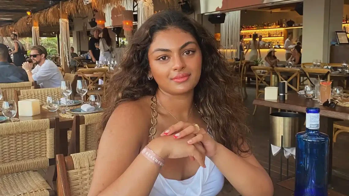 Shilpa Shirodkar’s daughter Anoushka Ranjit Biography: Boyfriend, Family, Birthday, Siblings, Pictures, Age, Net Worth, Height Shilpa Shirodkar’s daughter Anoushka Ranjit Biography: Boyfriend, Family, Birthday, Siblings, Pictures, Age, Net Worth, Height