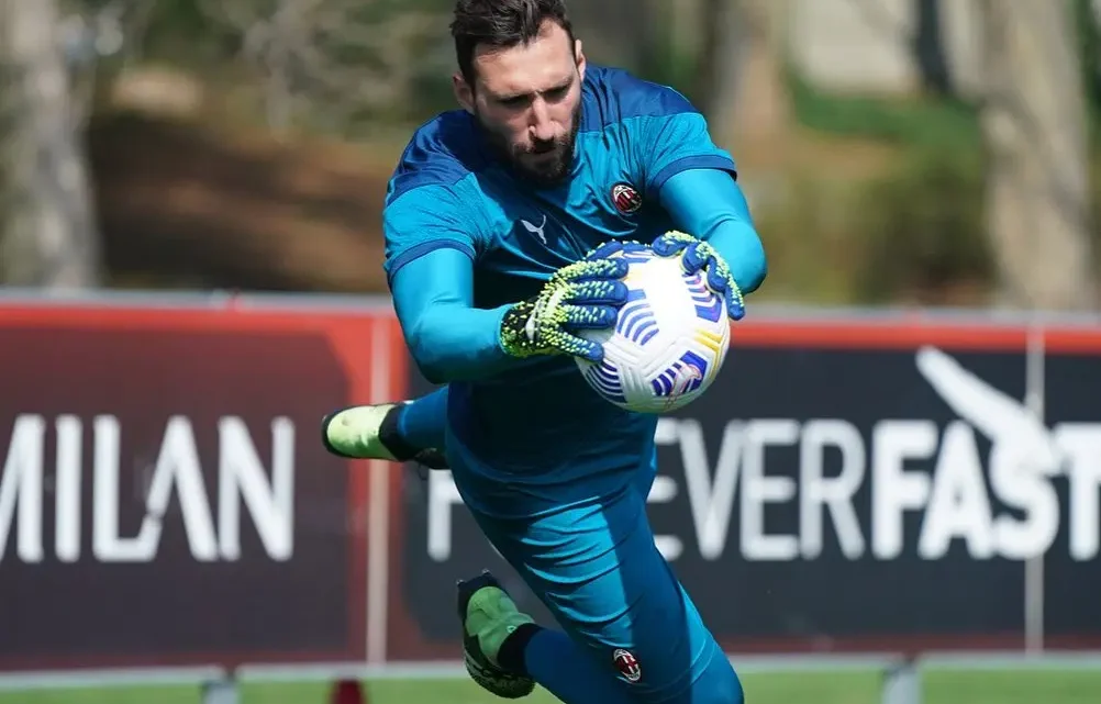 Gianluigi Donnarumma’s brother Antonio Donnarumma Bio: Age, Net Worth, Height, Siblings, Parents, Team, Awards, Salary, Wife, Kids Gianluigi Donnarumma’s brother Antonio Donnarumma Bio: Age, Net Worth, Height, Siblings, Parents, Team, Awards, Salary, Wife, Kids