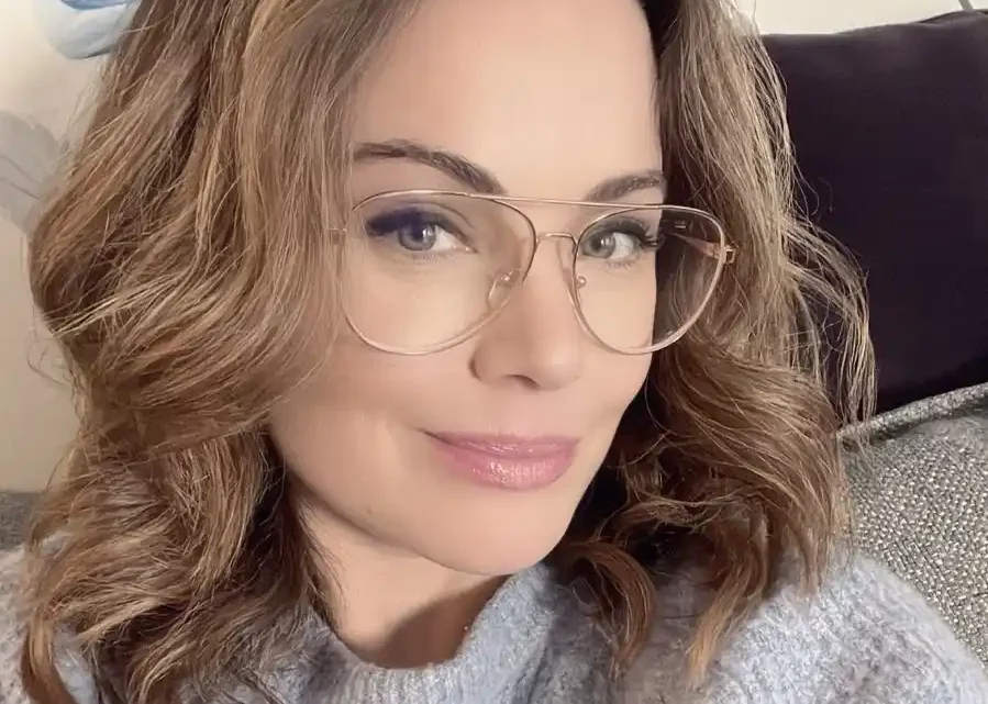 Erica Durance Biography: Husband, Children, Films, TV Series, Awards, Siblings, Parents, Age, Net Worth, Height Erica Durance Biography: Husband, Children, Films, TV Series, Awards, Siblings, Parents, Age, Net Worth, Height