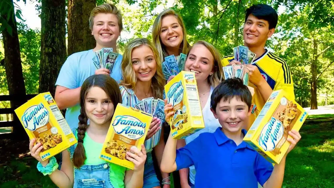 Funniflix Biography: Siblings, Family, Age, Net Worth, Height, Founder, Members, YouTube, Songs, Movies Funniflix Biography: Siblings, Family, Age, Net Worth, Height, Founder, Members, YouTube, Songs, Movies