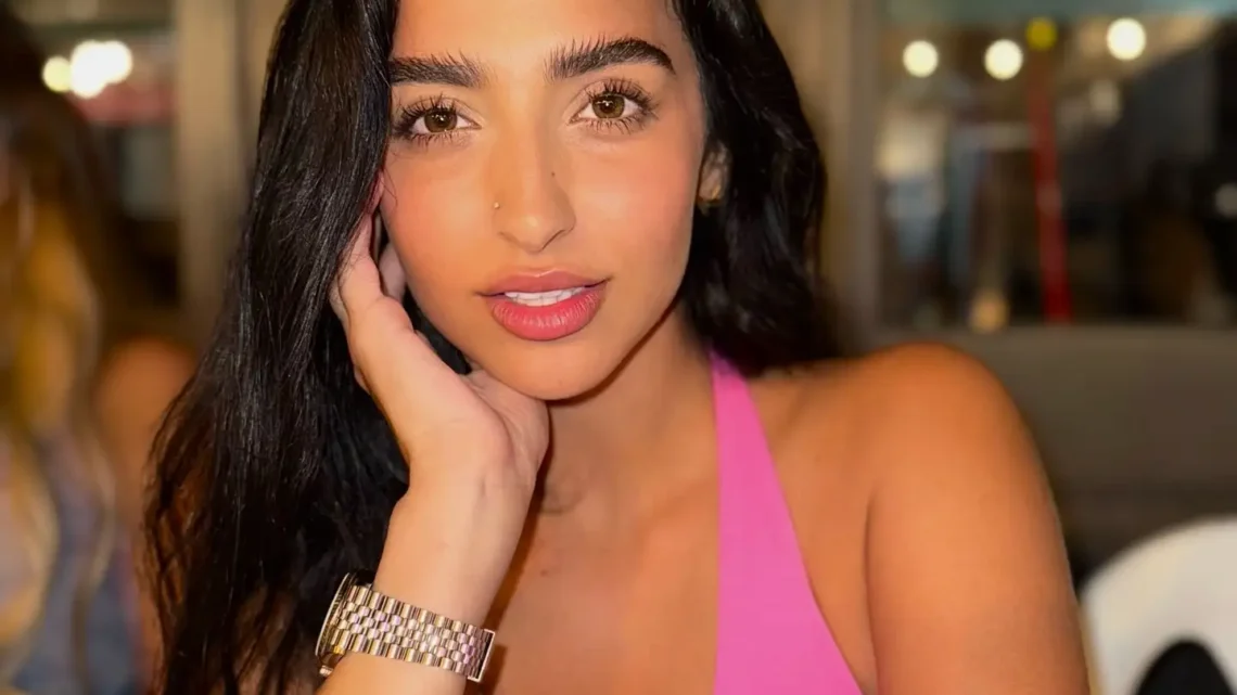 Anastasia Dimitra Biography: Songs, Albums, EPs, Boyfriend, Age, Net Worth, Height, Siblings, Parents, Pictures Anastasia Dimitra Biography: Songs, Albums, EPs, Boyfriend, Age, Net Worth, Height, Siblings, Parents, Pictures