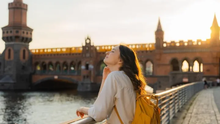 12 Essential Tips for Solo Travelers Exploring New Cities