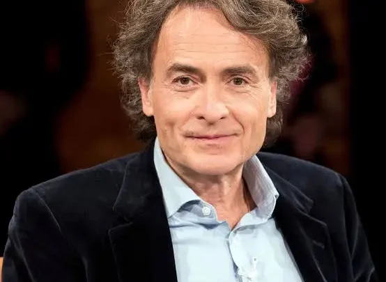 Giovanni di Lorenzo Biography: Age, Parents, Siblings, Net Worth, Career, Controversy, Wife Giovanni di Lorenzo Biography: Age, Parents, Siblings, Net Worth, Career, Controversy, Wife