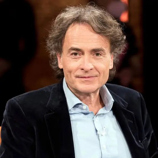 Giovanni di Lorenzo Biography: Age, Parents, Siblings, Net Worth, Career, Controversy, Wife Giovanni di Lorenzo Biography: Age, Parents, Siblings, Net Worth, Career, Controversy, Wife